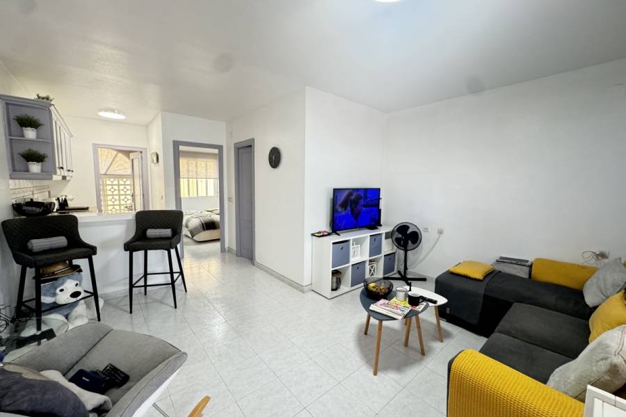 Resale - Apartment - Orihuela Costa - Villamartin