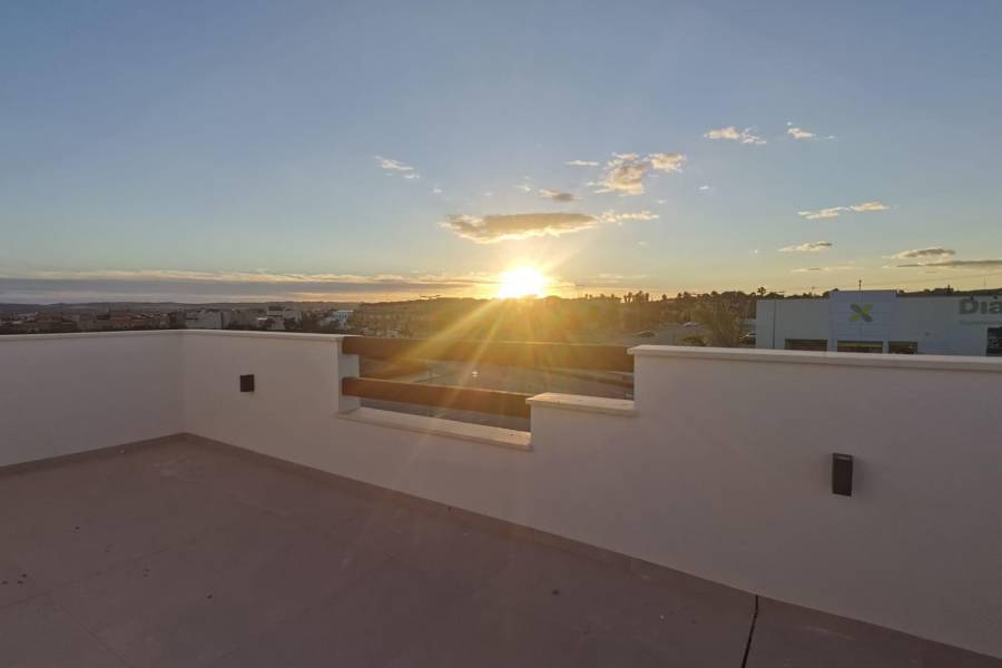 Nueva construcción  - Chalet - Los Montesinos - La Herrada