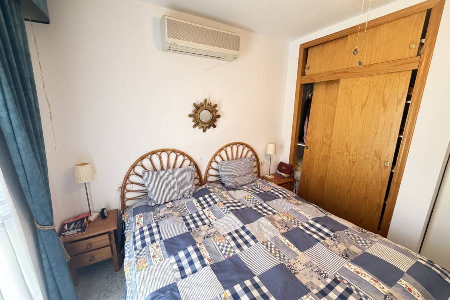 Resale - Apartment - Orihuela Costa - Villamartin