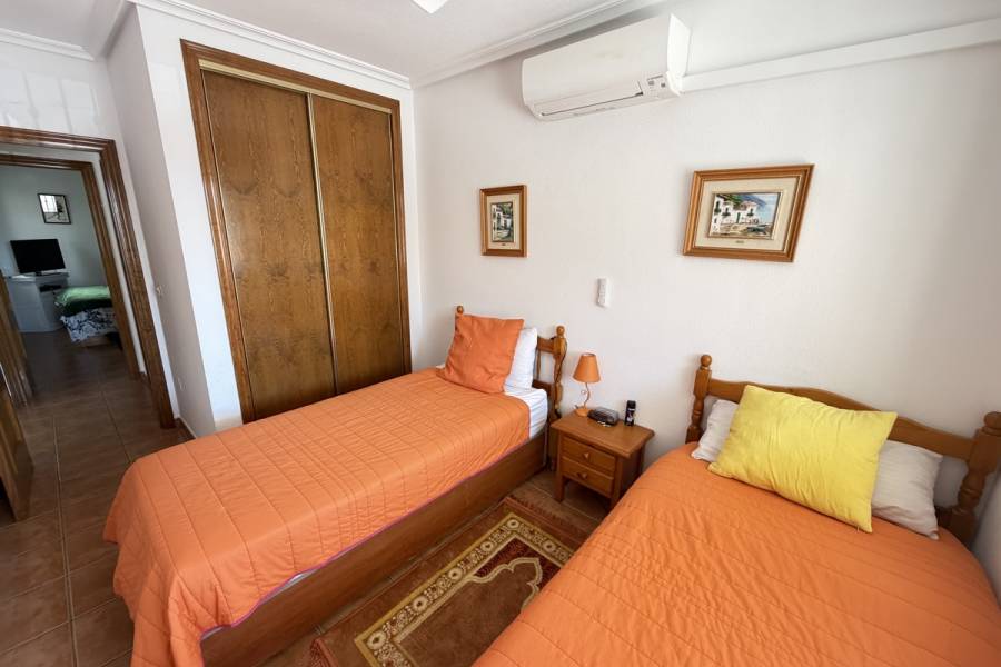 Resale - Apartment - Orihuela Costa - La Zenia
