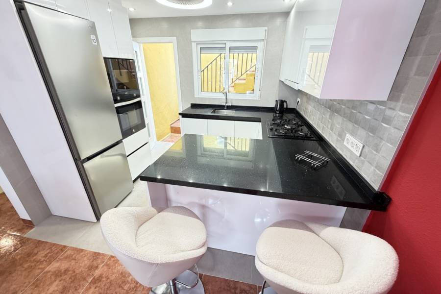 Resale - Apartment - San Miguel de Salinas