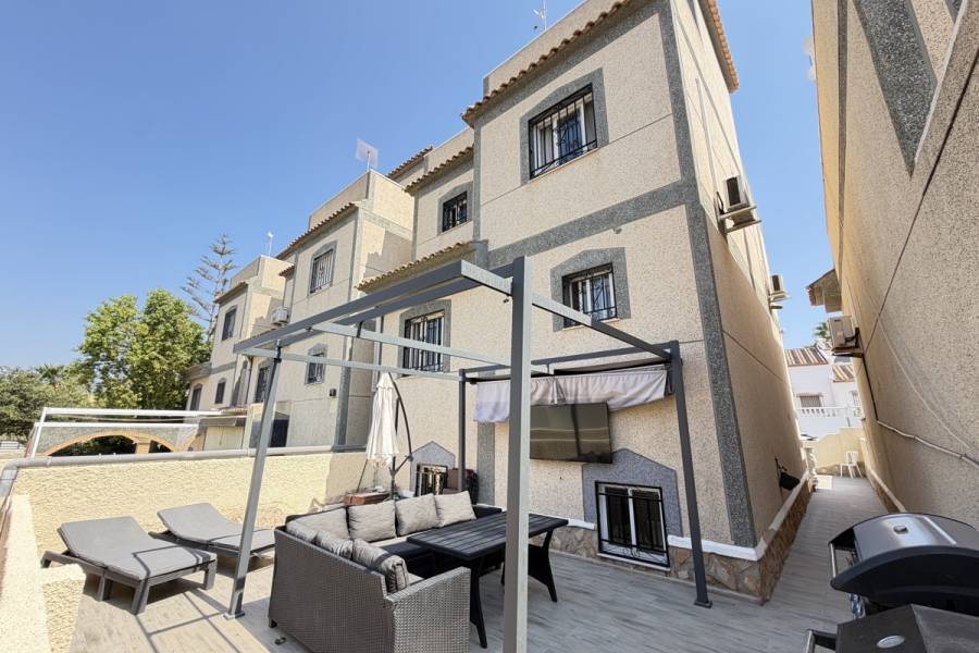 Resale - Detached - Orihuela Costa - Villamartin