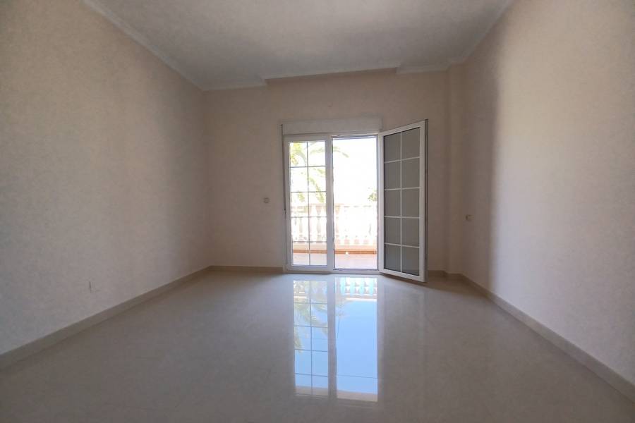 Resale - Detached - Cabo Roig