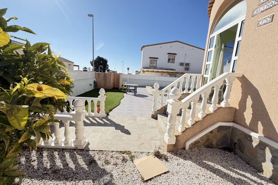 Resale - Detached - Orihuela Costa - Villamartin