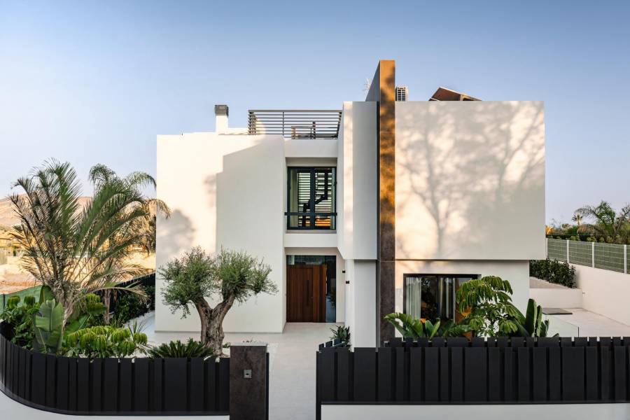 Nueva construcción  - Chalet - La Nucía - Coblanca