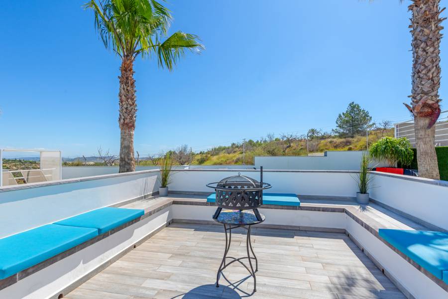 Resale - Detached - Torremendo