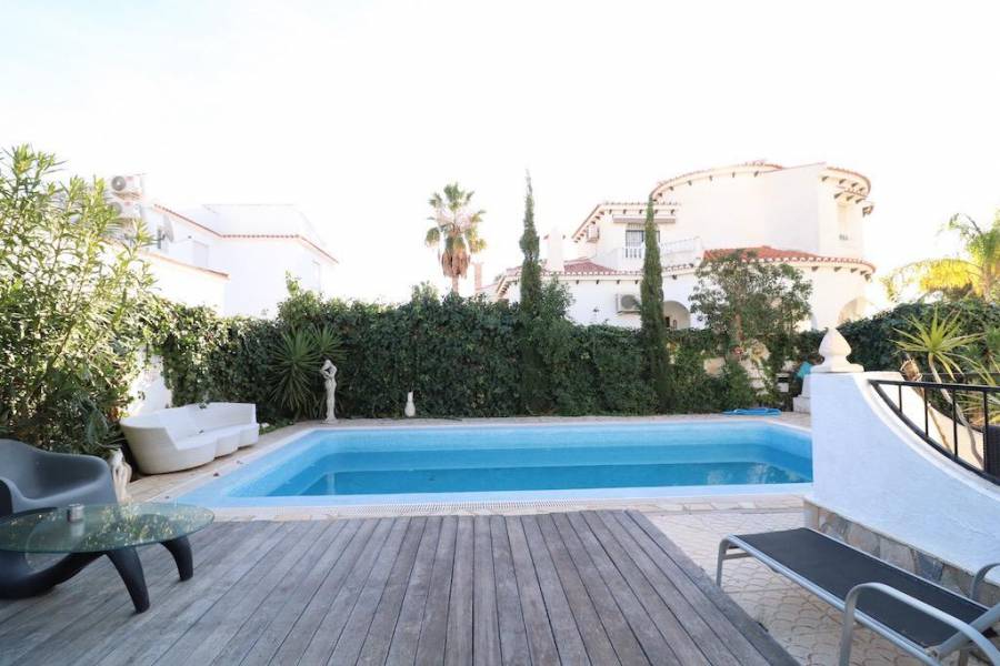 Resale - Detached - Orihuela Costa - La Zenia