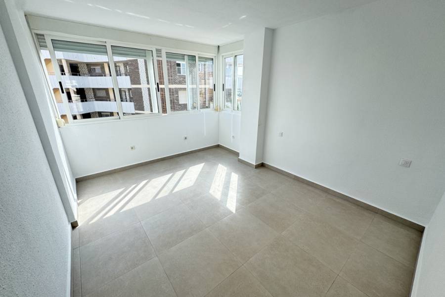 Resale - Apartment - Orihuela Costa - La Zenia