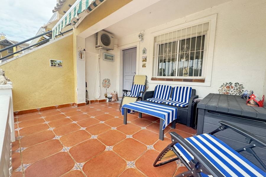 Resale - Apartment - Orihuela Costa - Villamartin