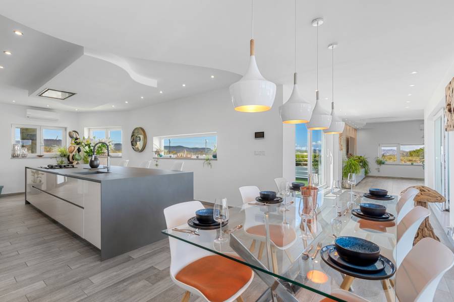 Resale - Detached - Torremendo