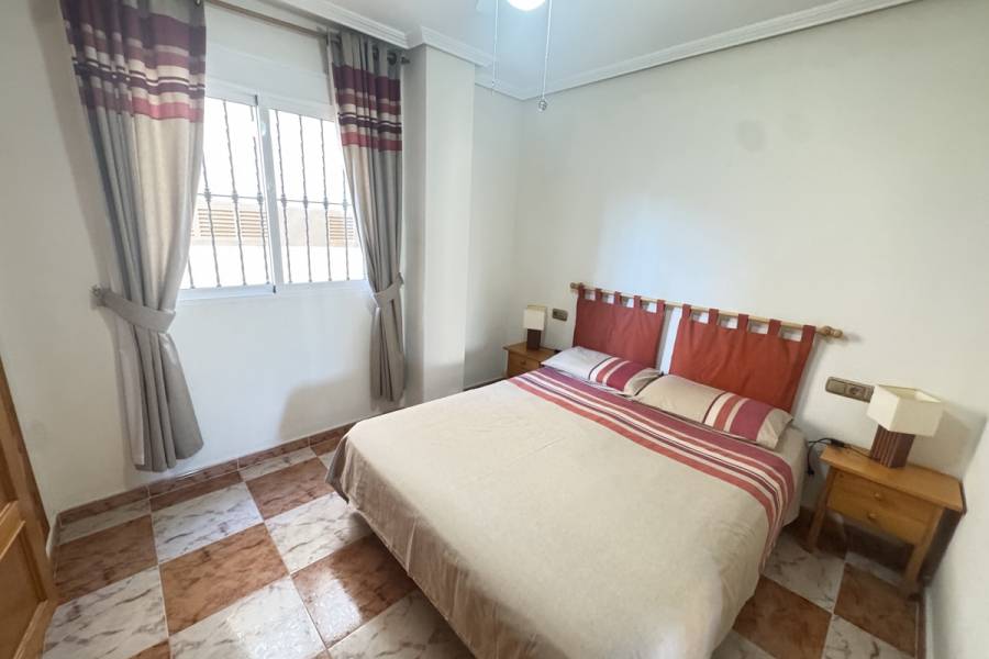 Resale - Apartment - Orihuela Costa - Villamartin