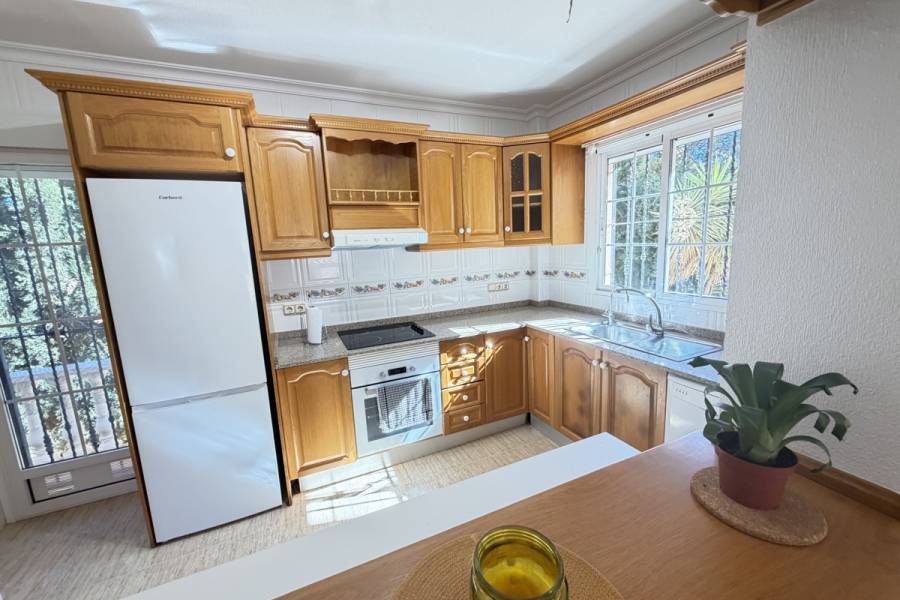 Reventa - Chalet - Orihuela Costa - Villamartin