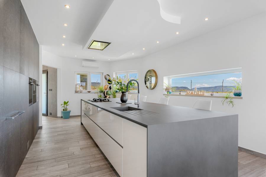 Resale - Detached - Torremendo