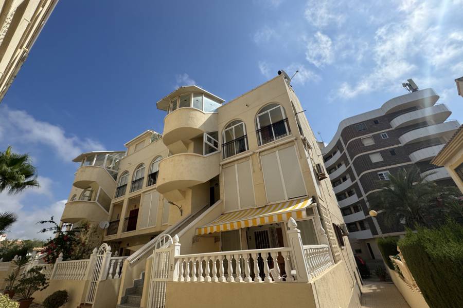 Resale - Apartment - Orihuela Costa - La Zenia