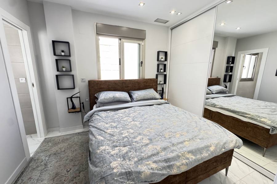 Reventa - Chalet - Orihuela Costa - Villamartin