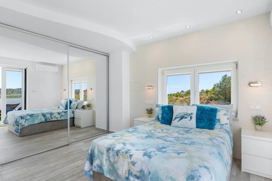 Resale - Detached - Torremendo