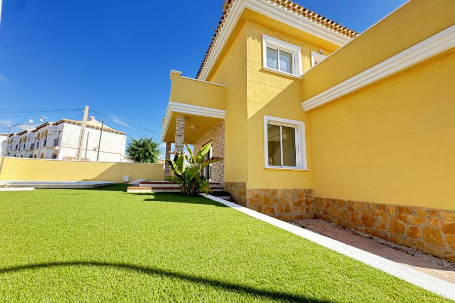 Resale - Detached - Orihuela Costa - Villamartin