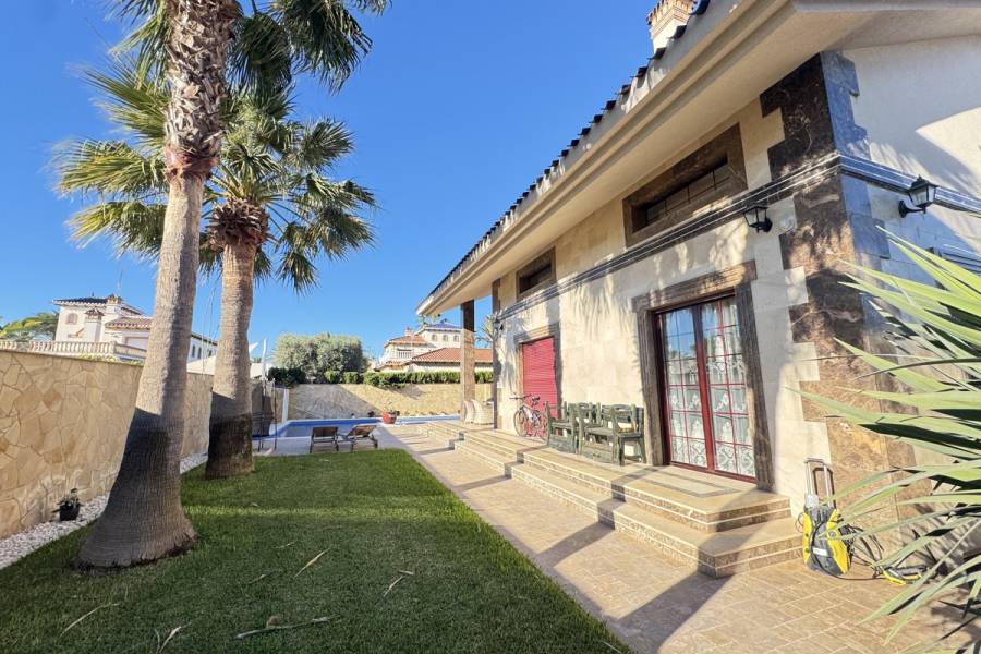 Bestaande bouw - Detached - Cabo Roig