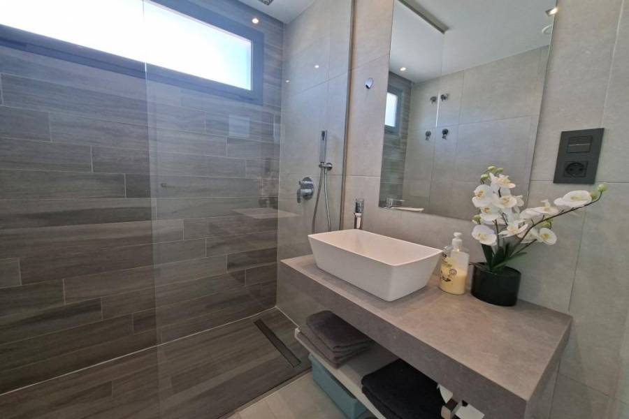 Resale - Apartment - Guardamar del Segura - El Raso
