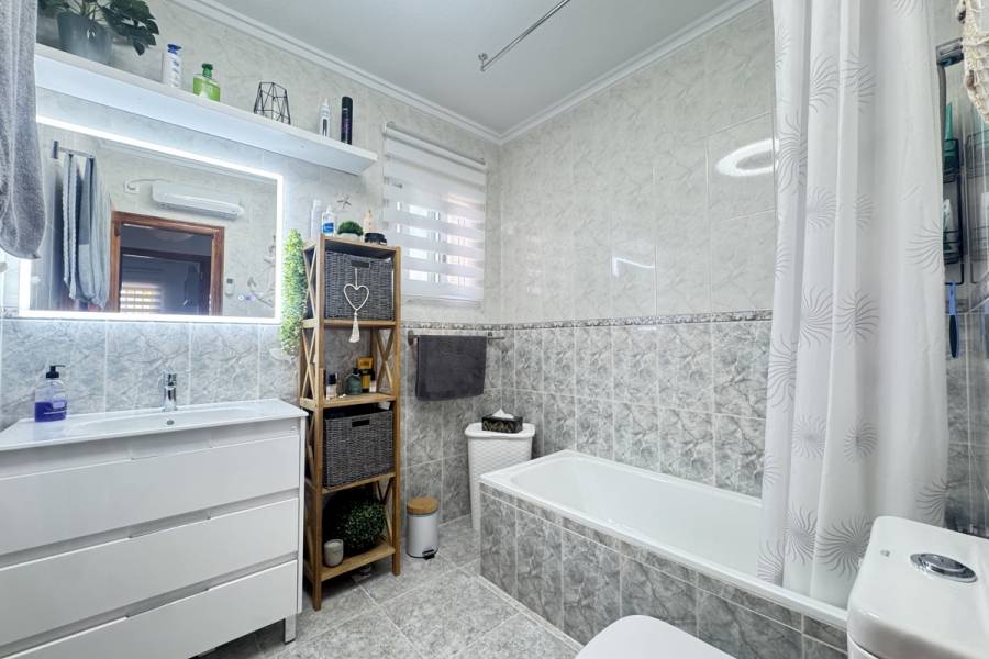 Reventa - Chalet - Orihuela Costa - Villamartin