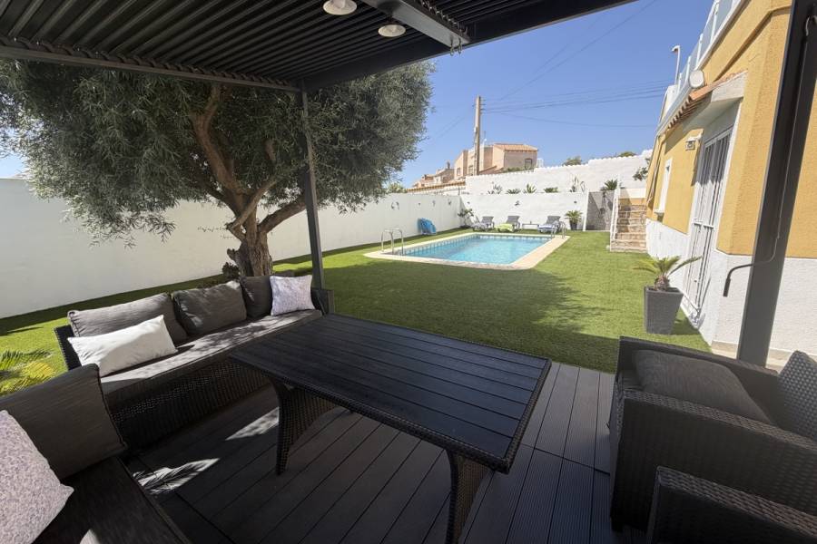 Bestaande bouw - Detached - Orihuela Costa - Villamartin