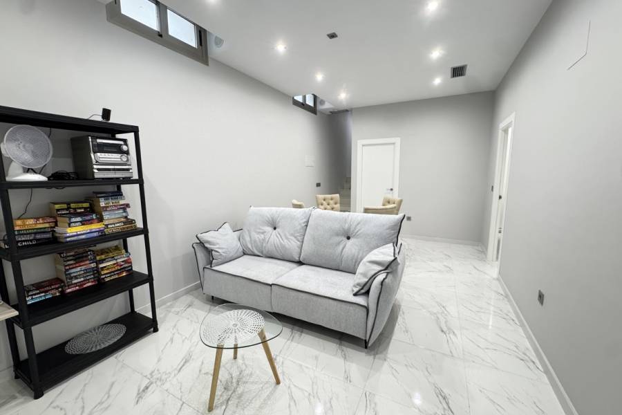 Reventa - Chalet - Orihuela Costa - Villamartin