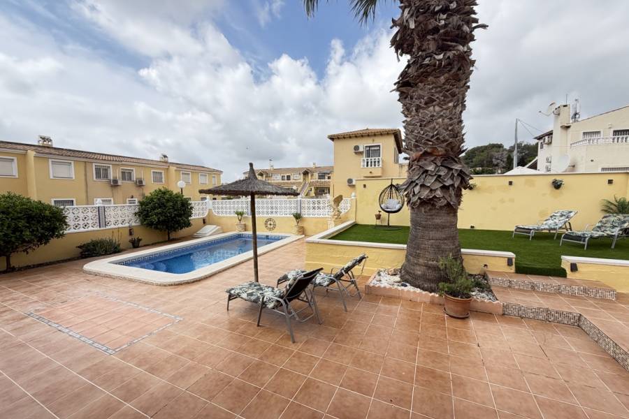 Reventa - Chalet - Orihuela Costa - Villamartin