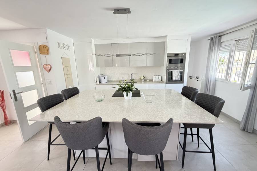 Resale - Detached - San Miguel de Salinas