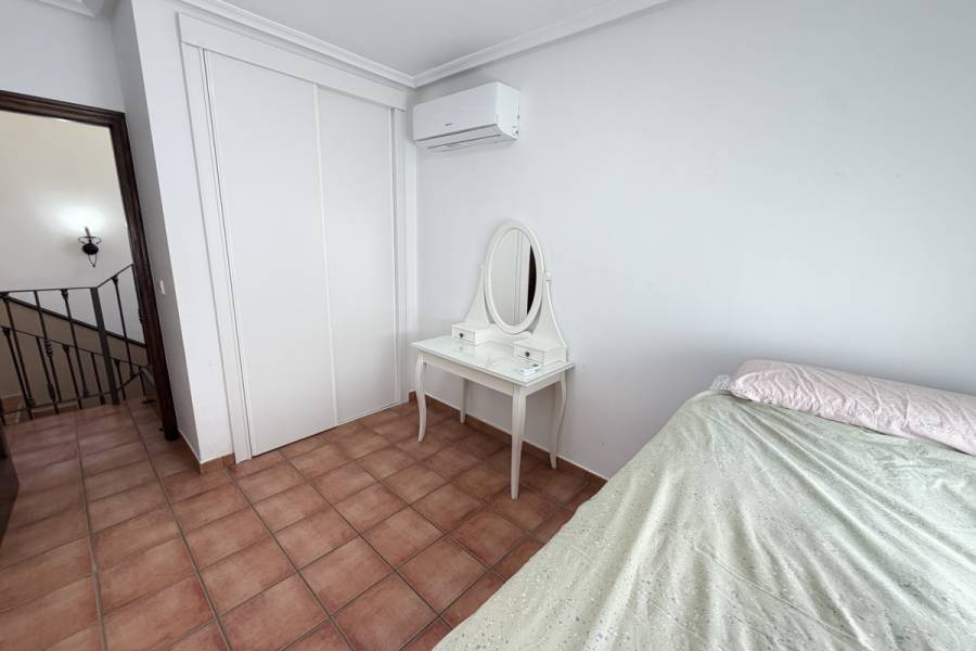 Resale - Townhouse - Pilar De La Horradada