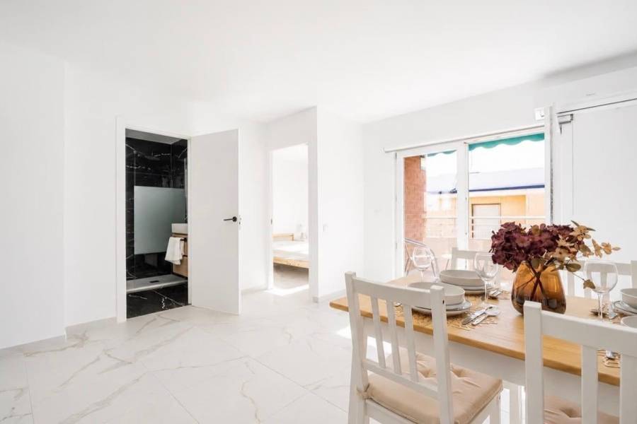 Resale - Apartment - Torrevieja - Acequion