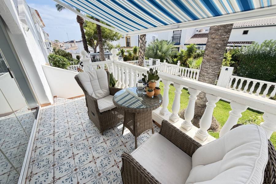 Resale - Apartment - Orihuela Costa - Villamartin