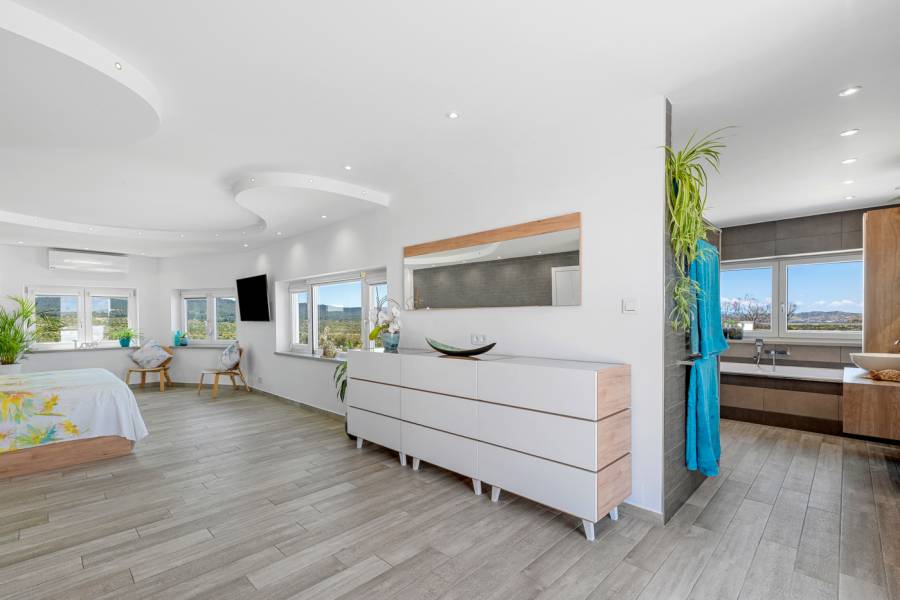 Resale - Detached - Torremendo