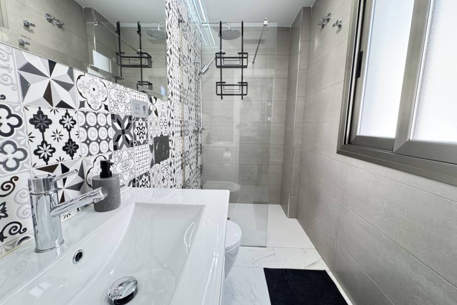 Reventa - Chalet - Orihuela Costa - Villamartin