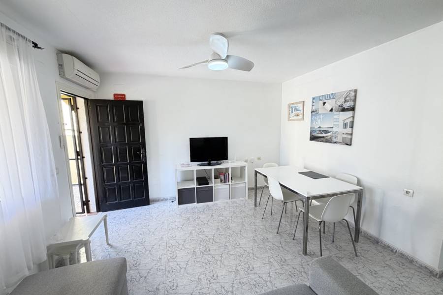 Resale - Apartment - Orihuela Costa - Villamartin