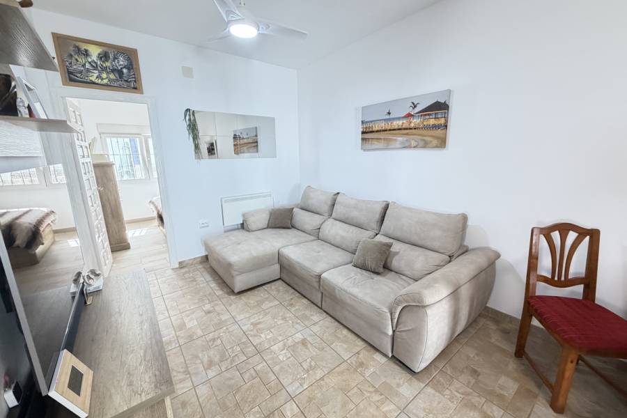 Resale - Apartment - Orihuela Costa - Villamartin