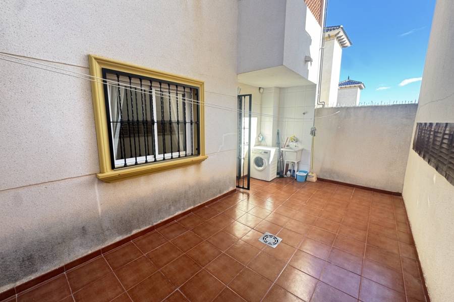 Resale - Apartment - Orihuela Costa - Villamartin