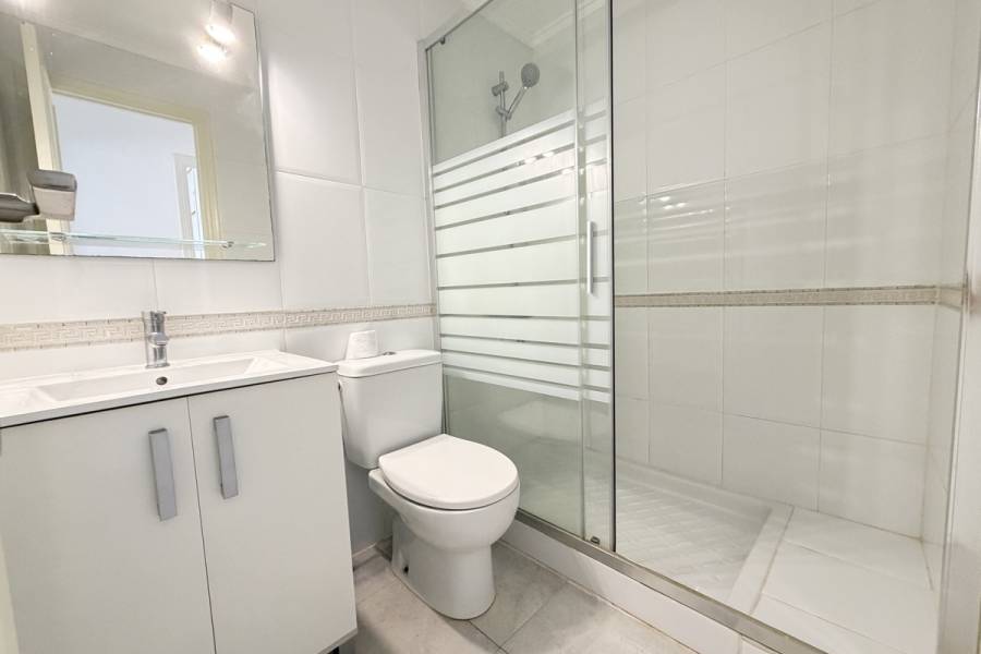 Resale - Apartment - Orihuela Costa - Villamartin