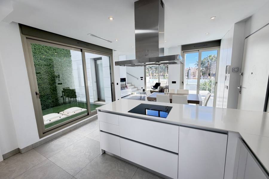 Resale - Detached - Orihuela Costa - Villamartin